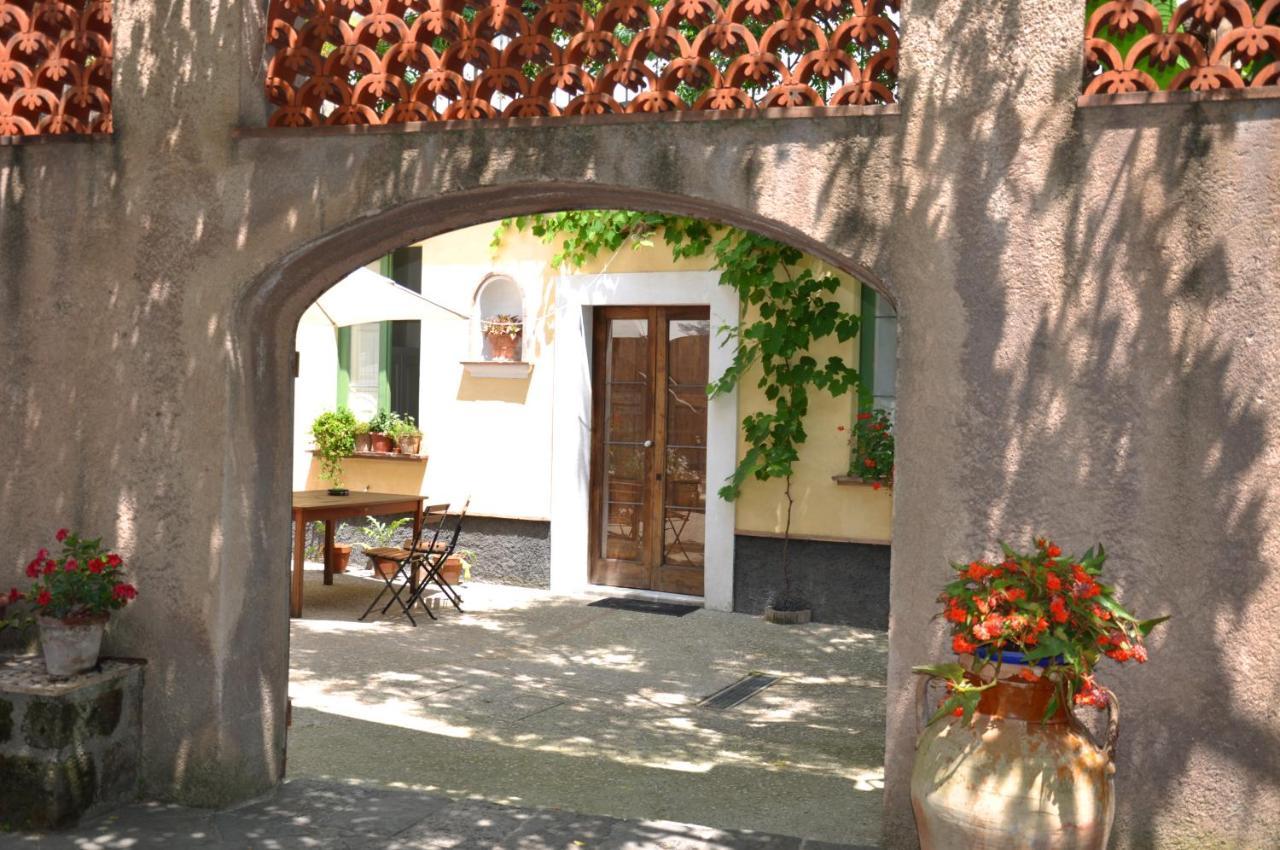 B&B I Merli Lauro Екстериор снимка